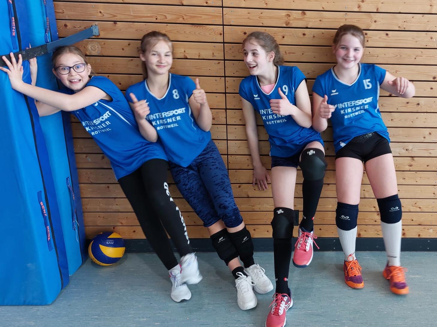 Die U13 freut sich über ihre Siege: Leonie Gruler, Freya Dusold, Neele Märkle und Carolina Märkle